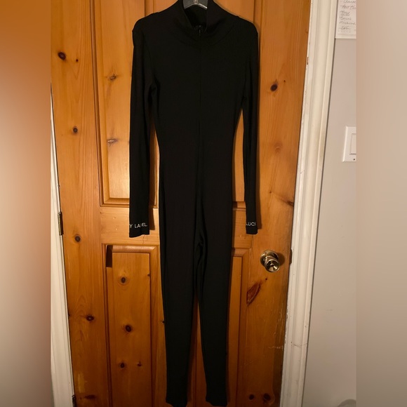 Long sleeve crop top, jumpsuit, pants and tracksuits. - Picture 4 of 12